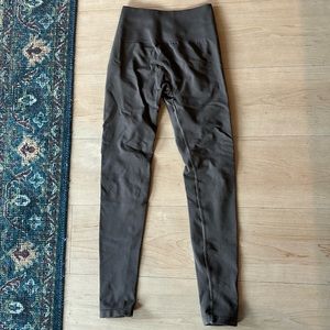 Alphalete scrunch bum leggings (Amplify legging)